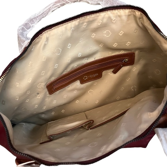 NWOT C. WONDER Signature Burgundy Tote wi/ Zip Top & Gold Logo - Picture 4 of 4